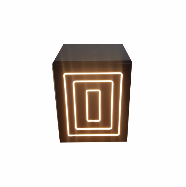 Cubo Preto com Led P